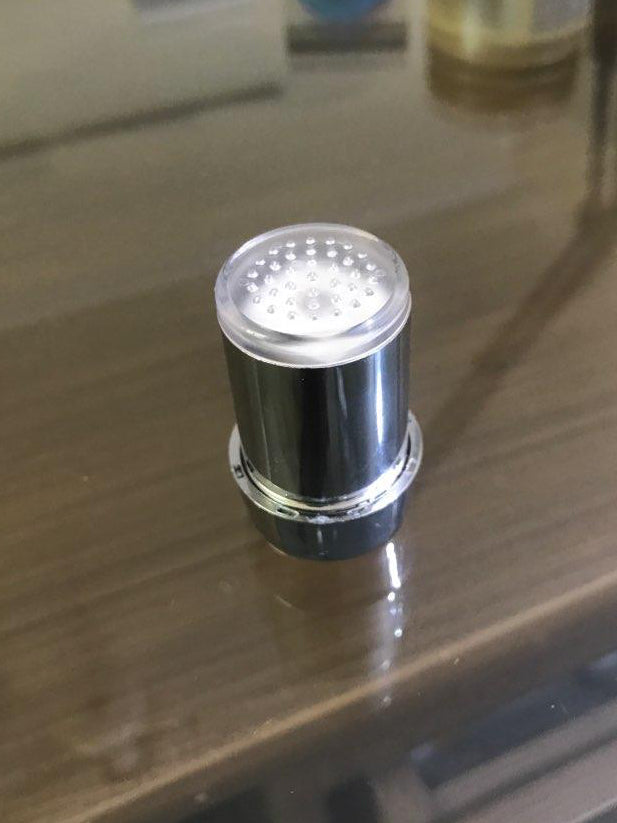 STEVVEX LED Smart Home - Temperature Sensitive - Color Changing Water Faucet Attachment (7 colors modes)